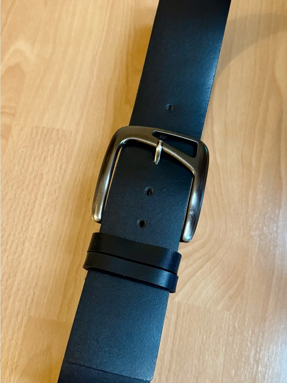 United Colors of Benetton Classic Black Leather Belt with Brushed Silver Buckle